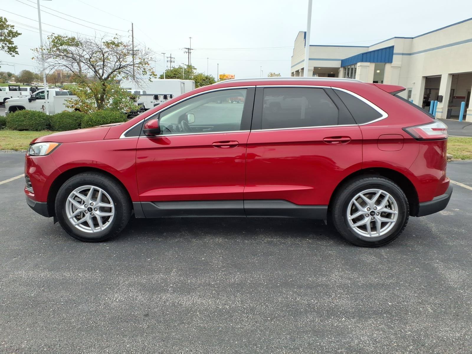 Used 2023 Ford Edge SEL w/ Convenience Package AWD/4WD image 4