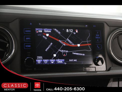 Used 2016 Toyota Tacoma TRD Sport w/ Towing Package AWD/4WD image 10