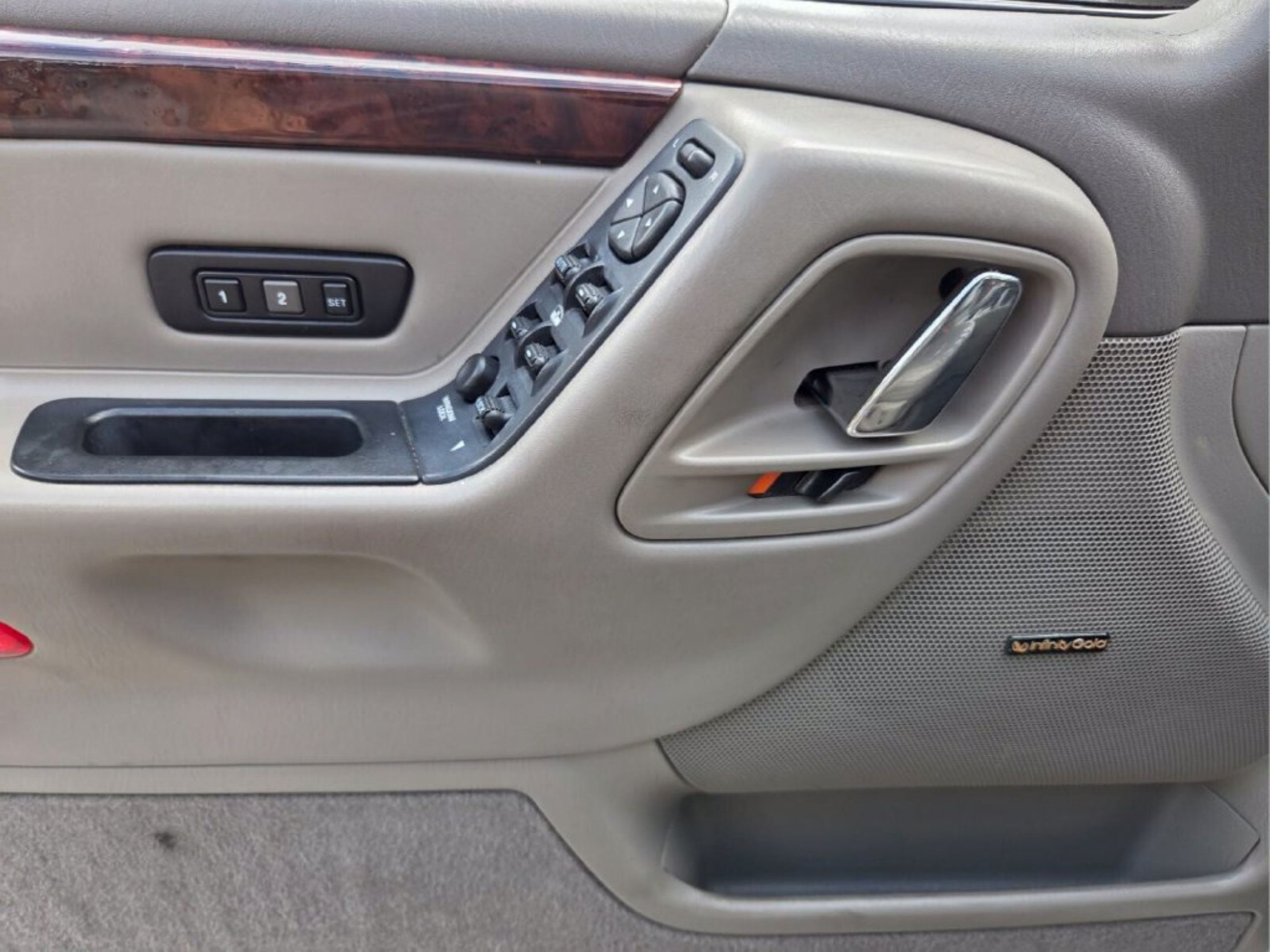 Used 2000 Jeep Grand Cherokee Limited AWD/4WD image 18