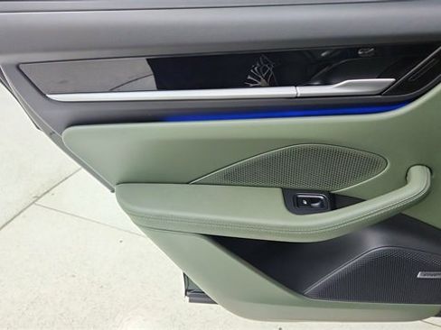 Used 2025 Porsche Macan 4S Electric image 31