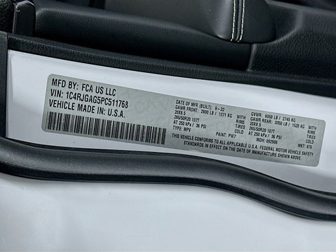 Used 2023 Jeep Grand Cherokee Altitude image 12