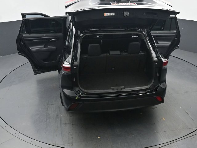 Used 2025 Toyota Highlander XLE AWD/4WD image 49