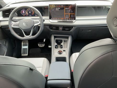 New 2026 Volkswagen Tiguan SE R-Line AWD/4WD image 14