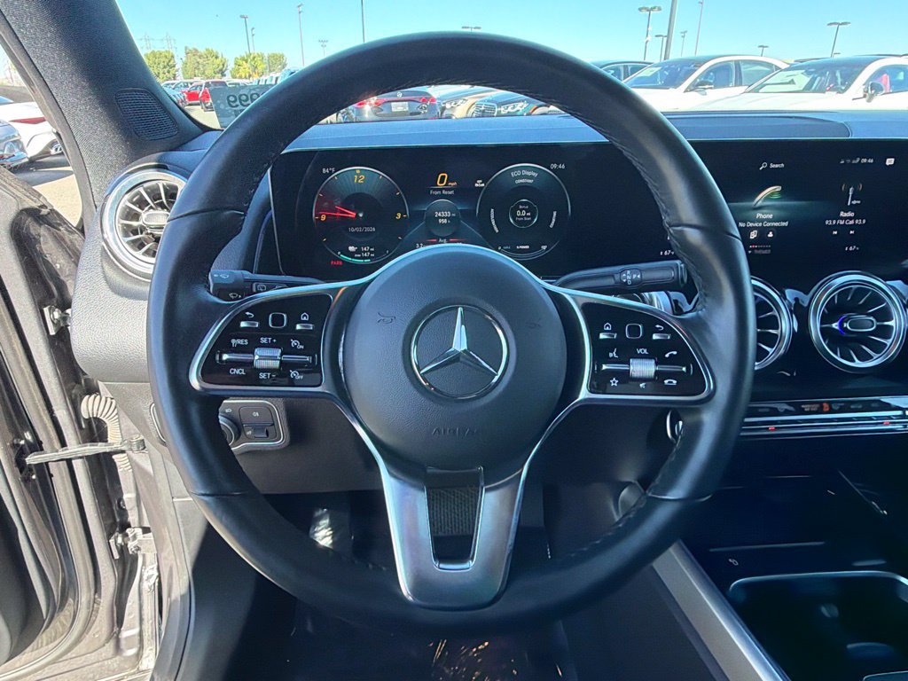 Used 2023 Mercedes-Benz EQB 300 4MATIC image 24