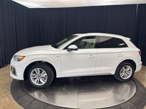 Used 2024 Audi Q5 2.0T Premium w/ Convenience Package AWD/4WD image 5