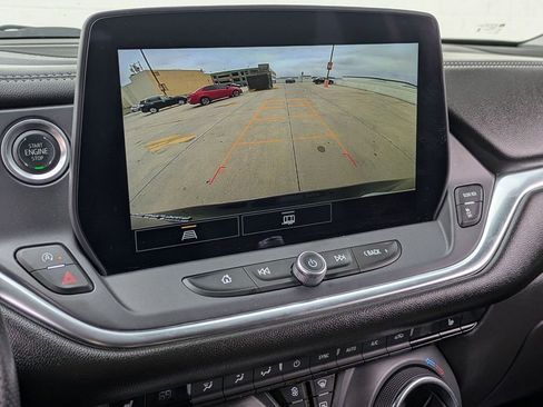 Used 2025 Chevrolet Blazer LT AWD/4WD image 16
