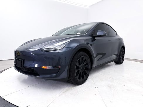 Used 2023 Tesla Model Y Long Range image 14