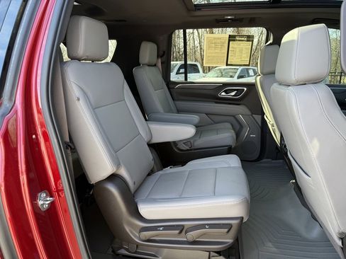 Used 2023 Chevrolet Suburban Z71 w/ Z71 Off-Road Package image 48