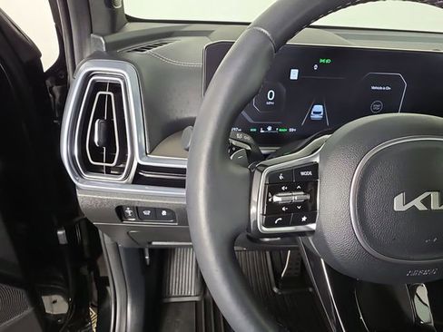 Certified 2025 Kia Sorento SX Prestige image 28