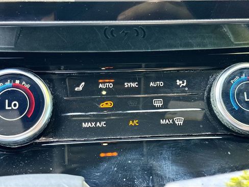 Used 2023 Land Rover Range Rover Sport SE Dynamic AWD/4WD image 17