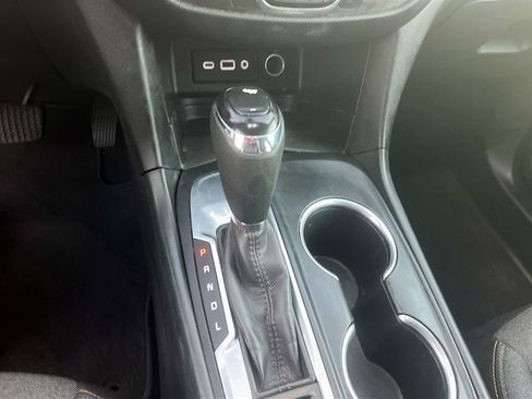 Used 2020 Chevrolet Equinox LT image 16