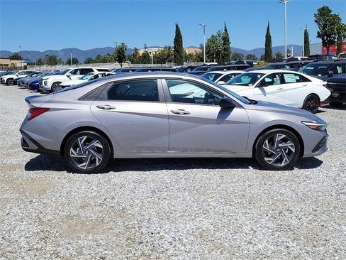 New 2025 Hyundai Elantra SEL image 21