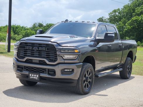 Used 2026 RAM 2500 Tradesman AWD/4WD image 3