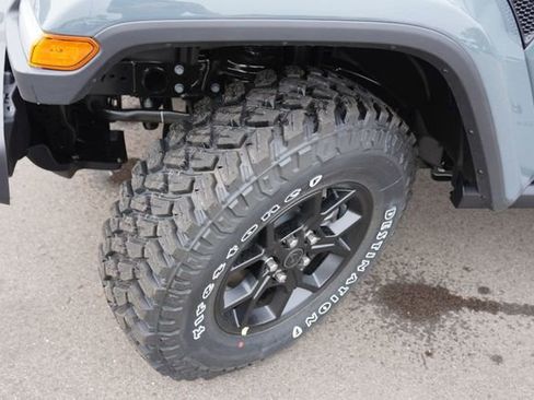 New 2025 Jeep Gladiator Willys image 9