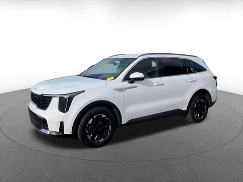 Used 2024 Kia Sorento S FWD image 8