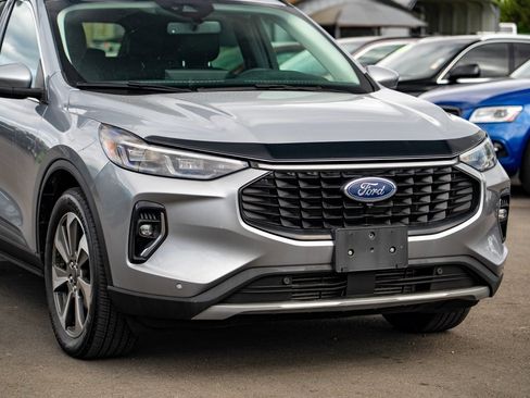 Used 2023 Ford Escape Platinum image 7