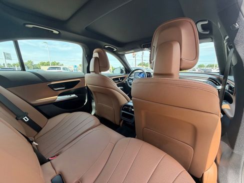 Used 2024 Mercedes-Benz E 350 4MATIC Sedan image 26