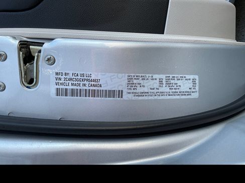 Used 2023 Chrysler Pacifica Limited AWD/4WD image 20