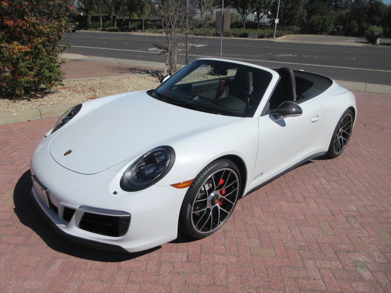 Used 2018 Porsche 911 Carrera GTS Cabriolet image 78