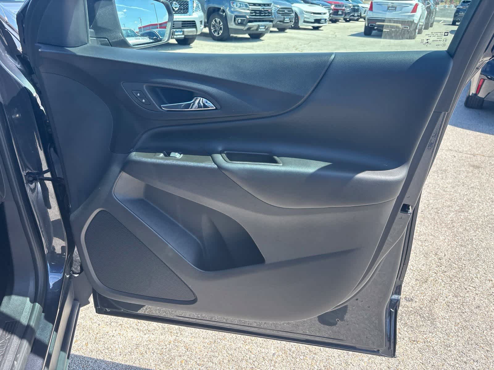 Used 2023 Chevrolet Equinox LT AWD/4WD image 9