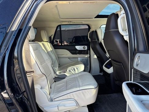Used 2023 Lincoln Navigator L Black Label image 10