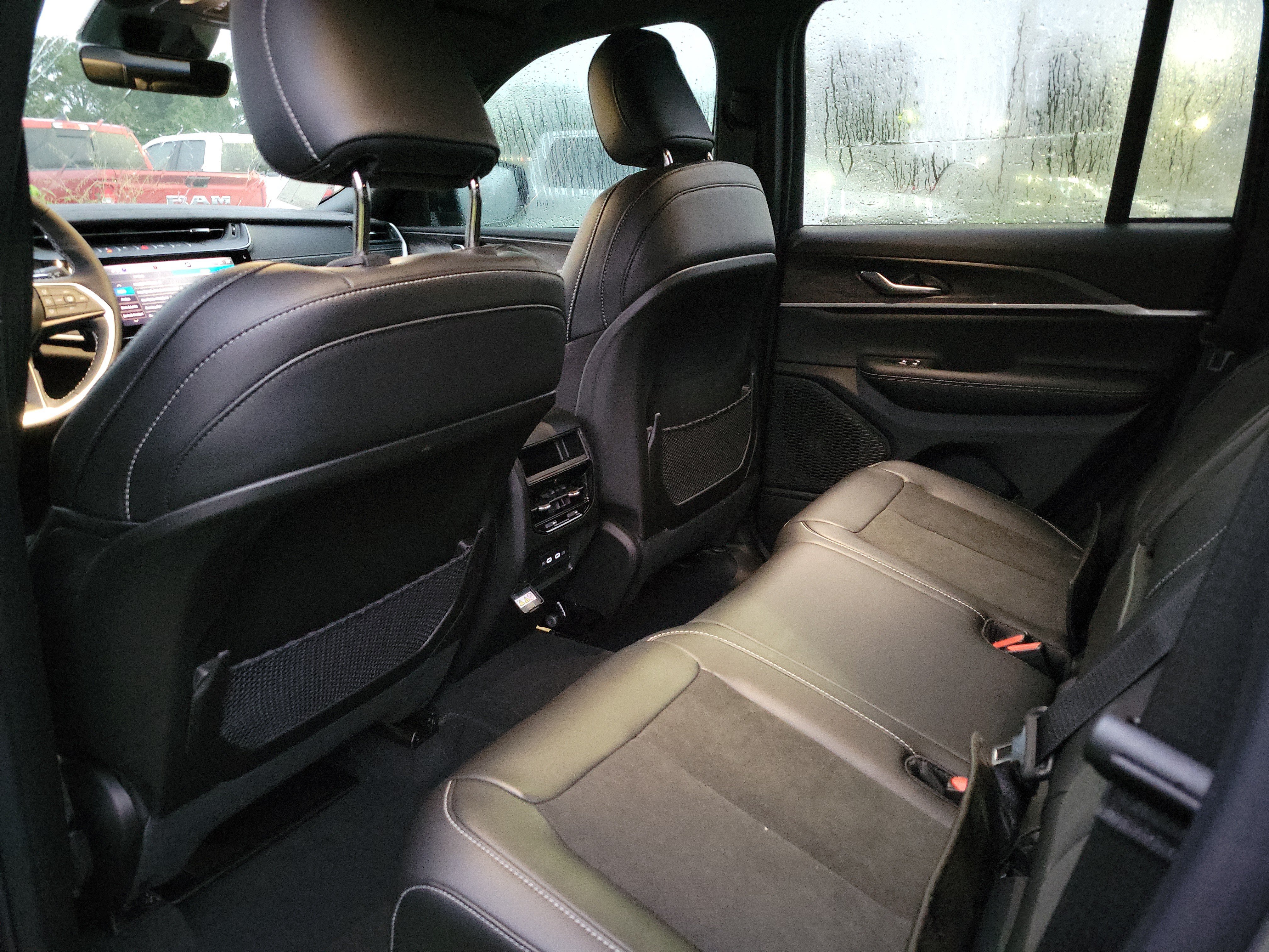 New 2027 Jeep Grand Cherokee Altitude RWD image 5