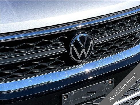 Used 2024 Volkswagen Taos SE AWD/4WD image 24