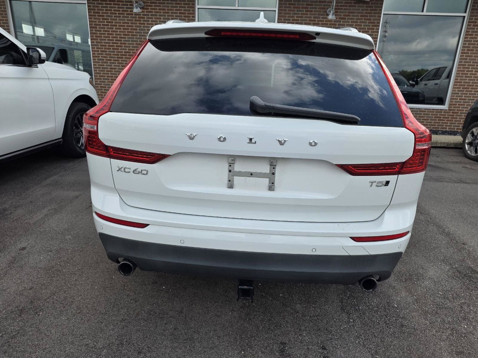 Used 2019 Volvo XC60 T5 Momentum w/ Premium Package AWD/4WD image 7