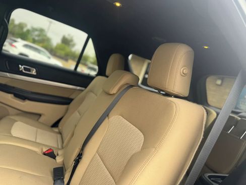 Used 2016 Ford Explorer FWD image 12