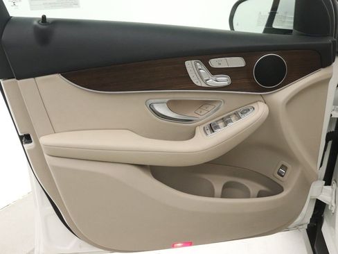 Certified 2022 Mercedes-Benz GLC 300 image 20