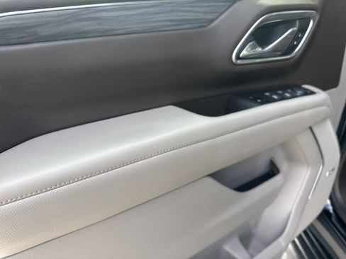 Used 2021 GMC Yukon SLT w/ SLT Premium Package image 7