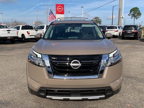 Used 2024 Nissan Pathfinder Platinum w/ Cargo Package image 3