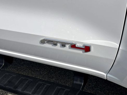 Used 2024 GMC Canyon AT4 w/ AT4 Premium Package AWD/4WD image 8