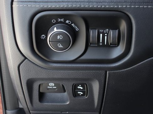 Used 2019 RAM 1500 Limited image 19