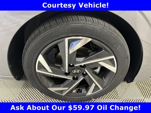 Used 2025 Hyundai Elantra Sport image 23