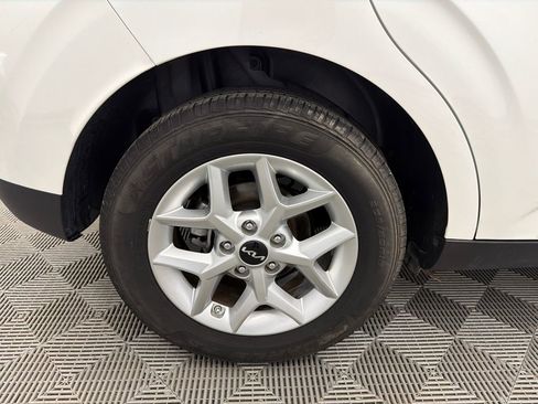 Used 2024 Kia Soul LX w/ Option Group 015 image 18