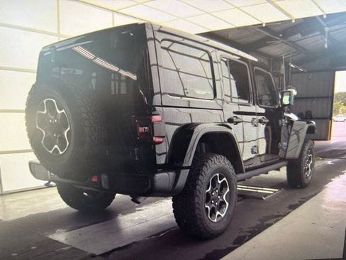 Used 2023 Jeep Wrangler Unlimited Rubicon 4xe w/ Cold Weather Group AWD/4WD image 3