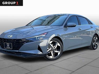 Used 2022 Hyundai Elantra SEL w/ Convenience + Premium Package