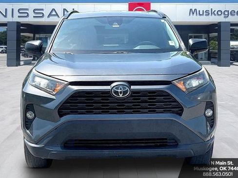Used 2020 Toyota RAV4 LE FWD image 2