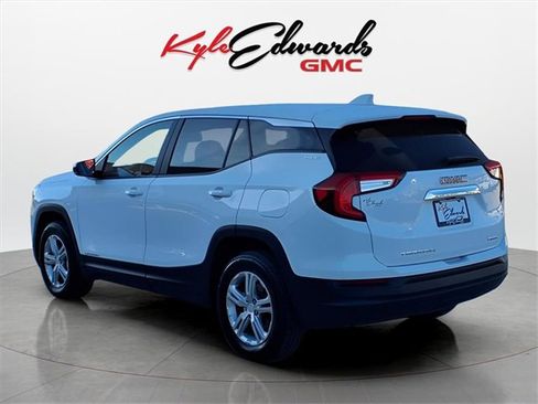 Used 2024 GMC Terrain SLE image 7