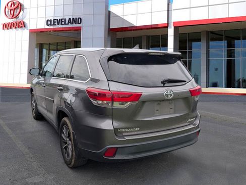 Used 2019 Toyota Highlander XLE AWD/4WD image 5
