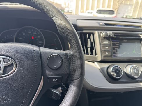 Used 2014 Toyota RAV4 LE image 23