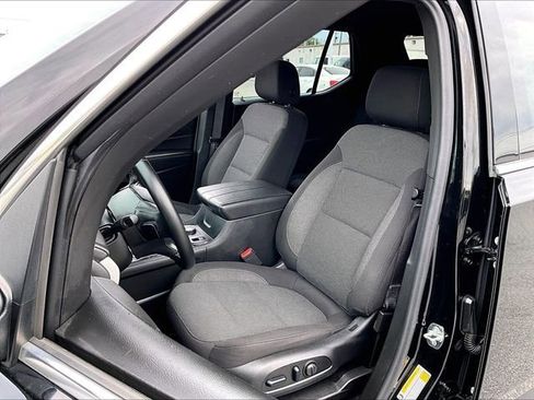 Used 2023 Chevrolet Traverse LT FWD image 10