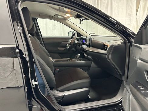 Used 2025 Nissan Kicks S AWD/4WD image 51