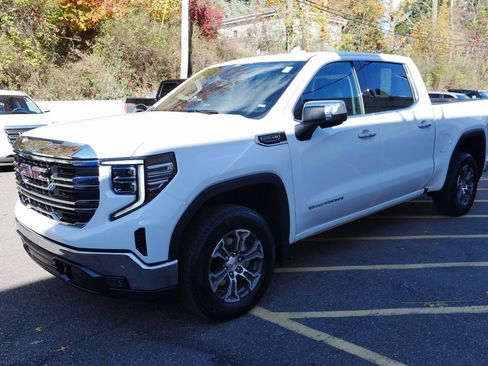 Used 2024 GMC Sierra 1500 SLT image 4