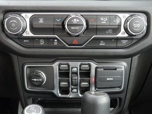 New 2026 Jeep Gladiator Sport image 16