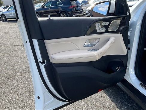 Certified 2023 Mercedes-Benz GLS 450 4MATIC image 15