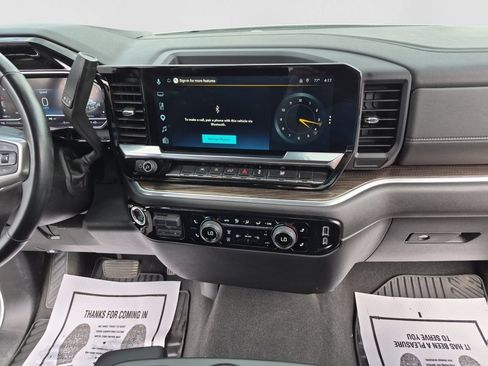 Used 2025 Chevrolet Silverado 1500 LT AWD/4WD image 39