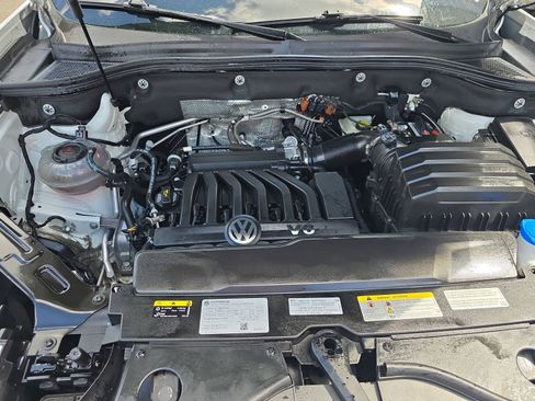 Used 2022 Volkswagen Atlas Cross Sport SE w/ Black Wheel Package image 32