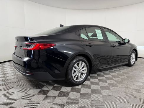 Used 2025 Toyota Camry LE image 8
